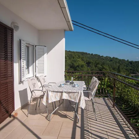 House With View Stomorska